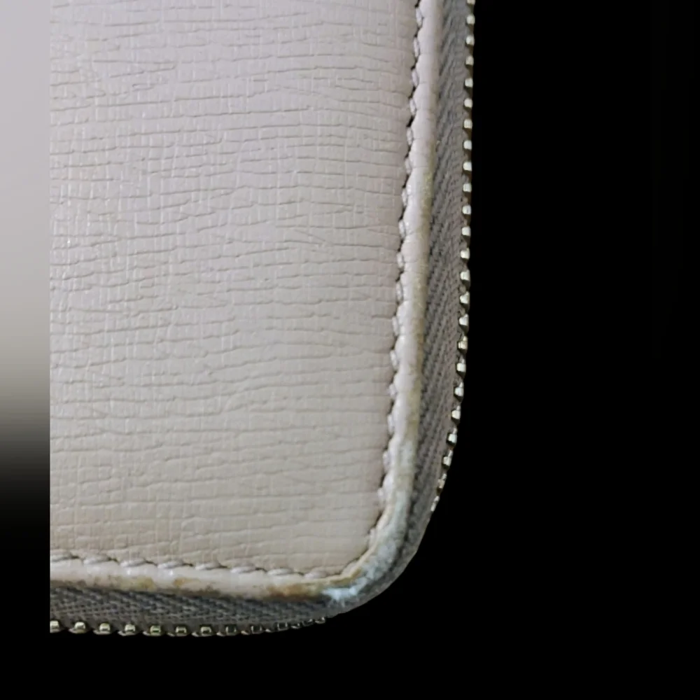 Gucci Beige Leather Zip Around Wallet